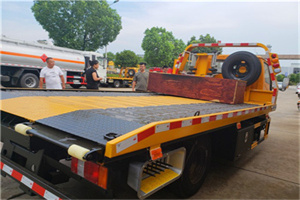 凉城新村附近拖车电话号码服务